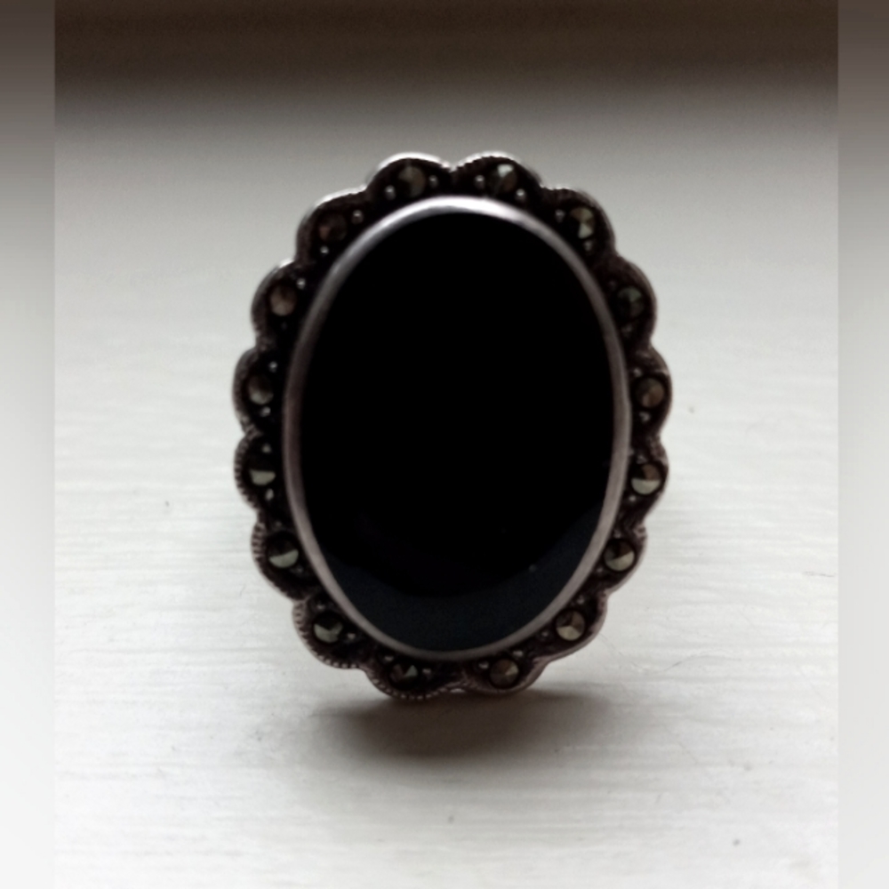 Vintage 925 Silver and Genuine Onyx Ring